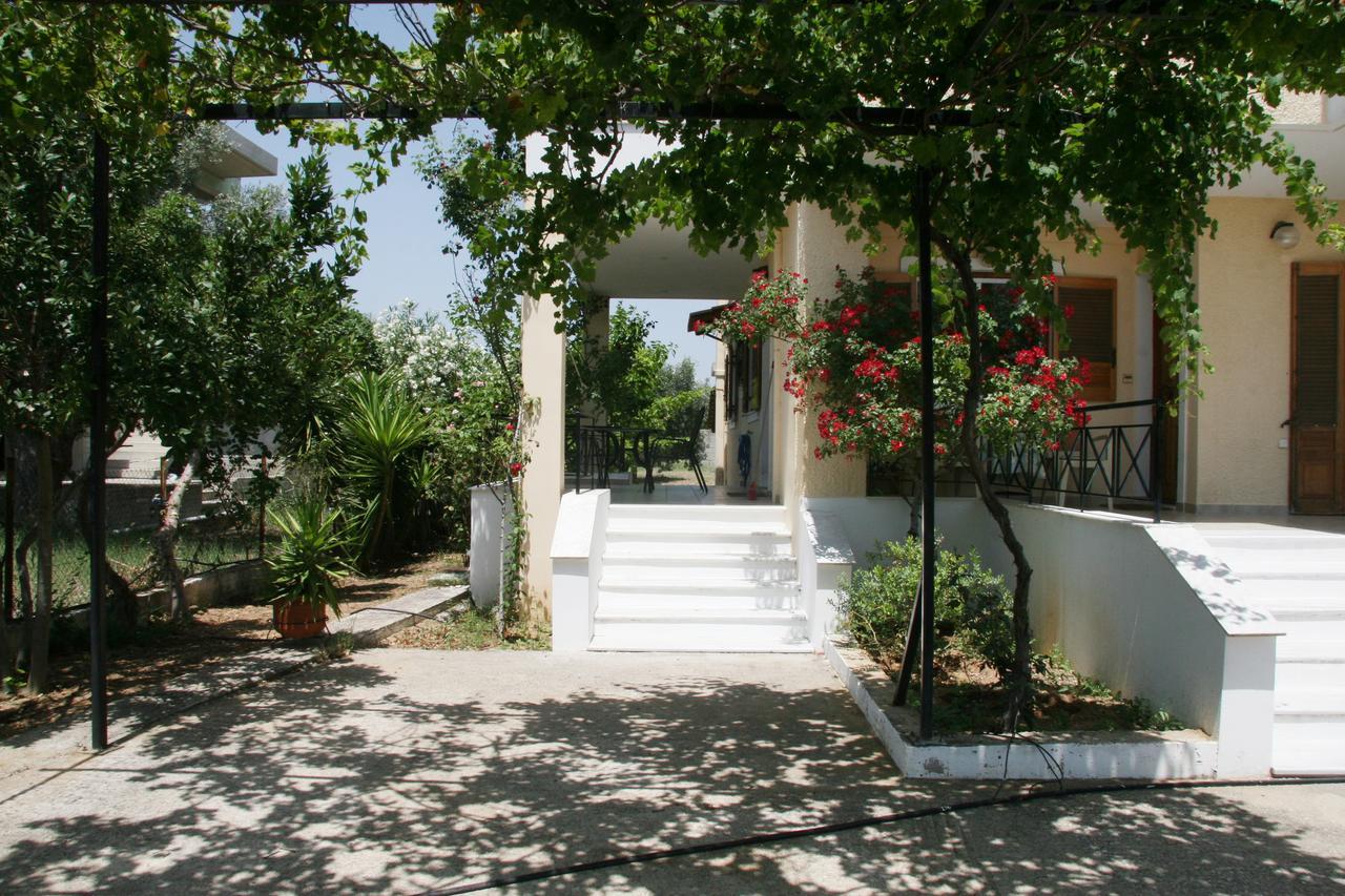 Villa Vlichos อมารินโธส ภายนอก รูปภาพ
